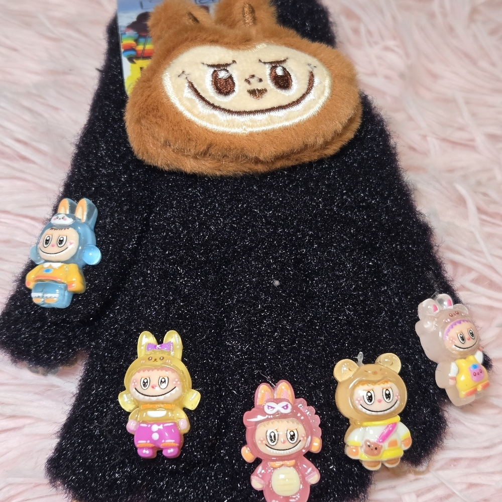 NWT - Childrens Labubu gloves in Black with Glow in the Dark Finger Charms.